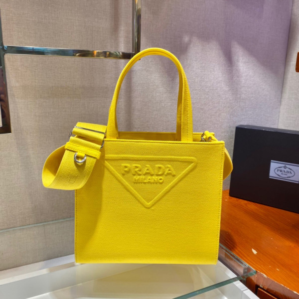 Pra*a tote bag