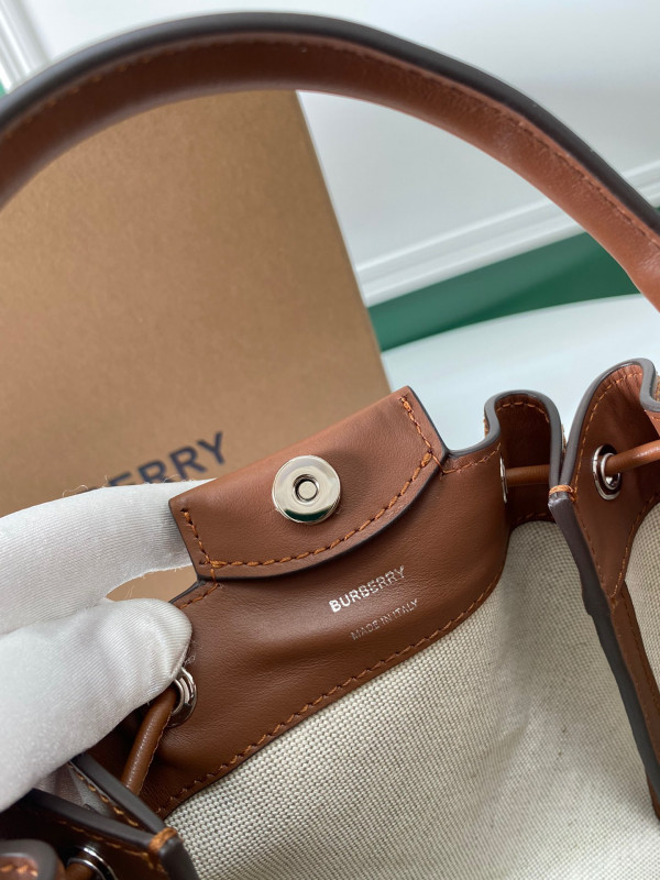 B**rry bucket bag