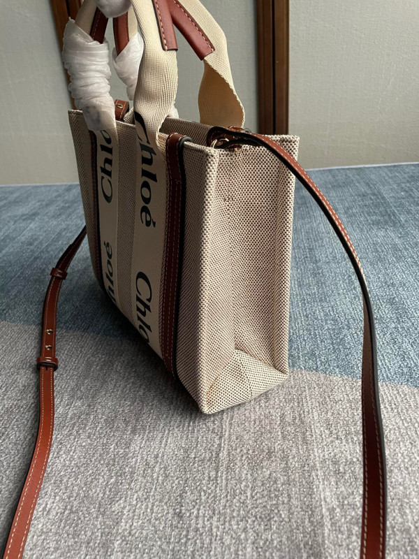 Ch10É small woody tote bag with strap