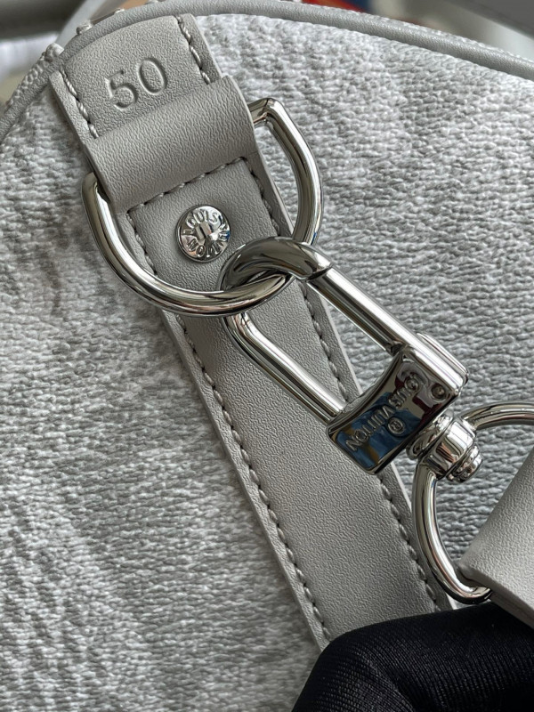 l0*is V*t0n keepall bandouliÈre 50