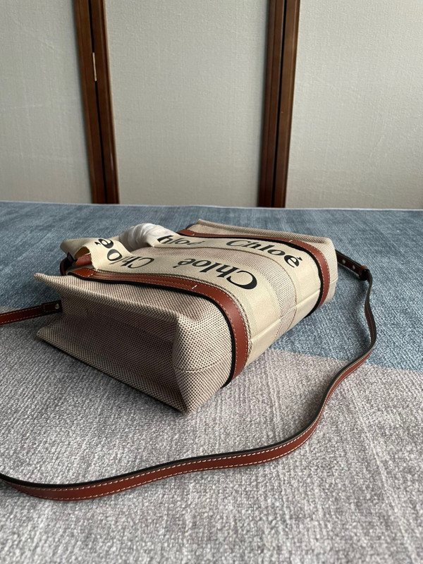 Ch10É small woody tote bag with strap