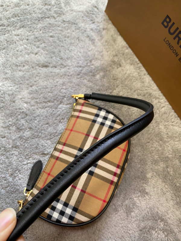 B**rry olympia pouch