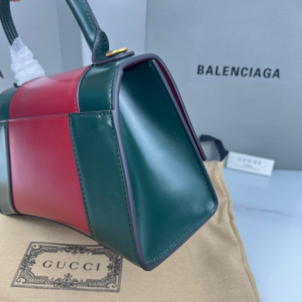 Ba*len*cia*ga hourglass