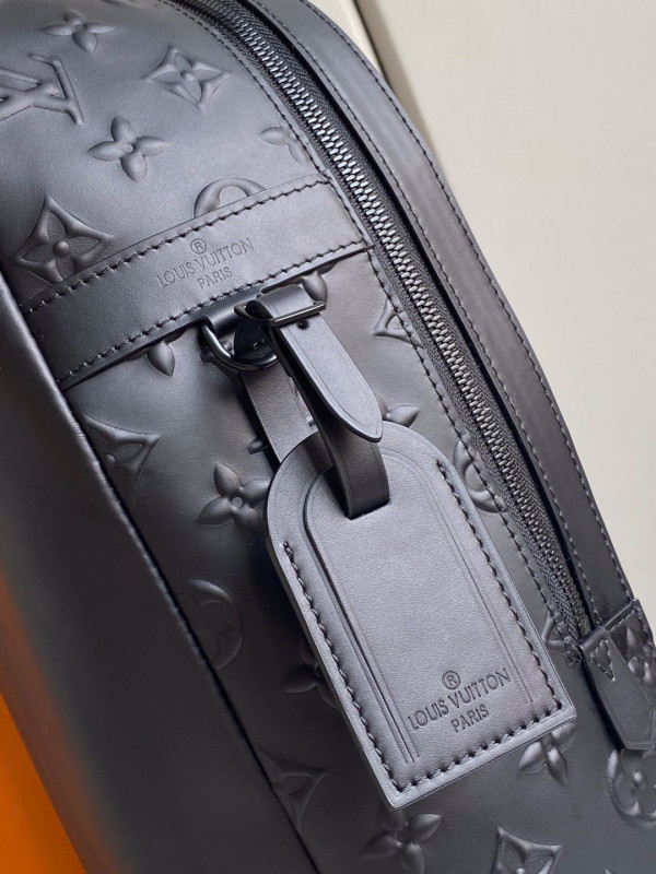 l0*is V*t0n armand backpack