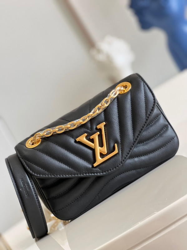 l0*is V*t0n new wave chain bag pm