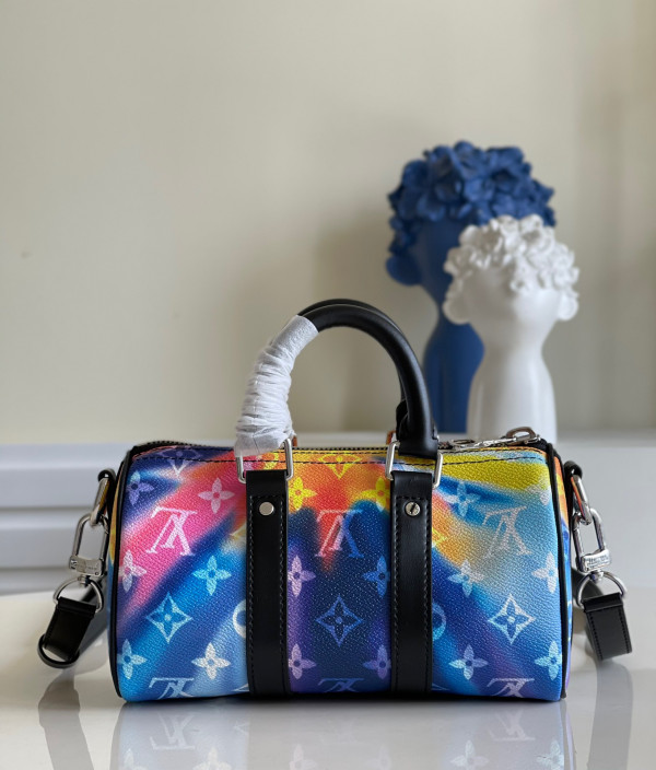 l0*is V*t0n keepall xs