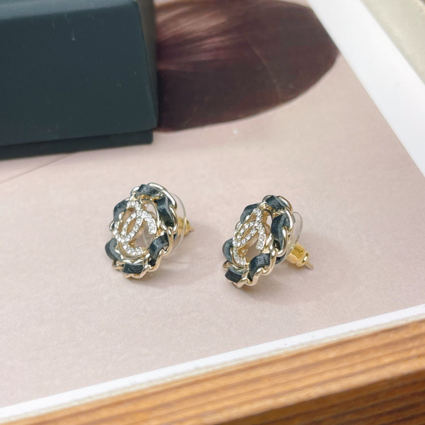 CL EARRINGS