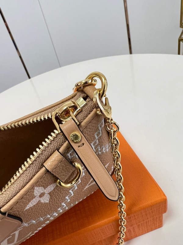 l0*is V*t0n easy pouch on strap