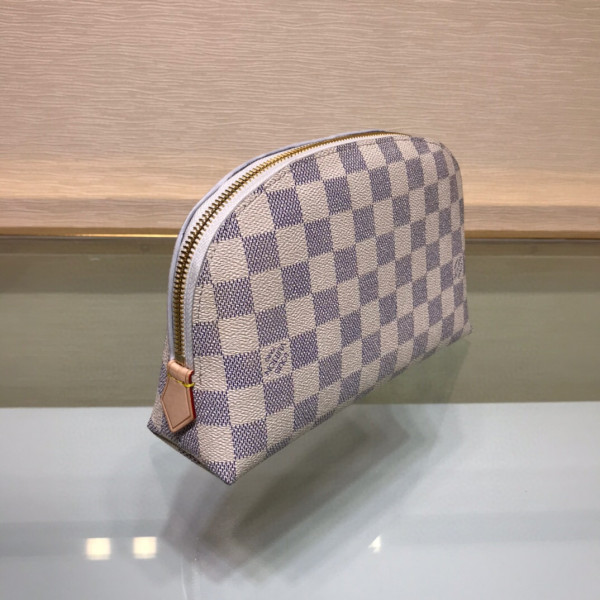 l0*is V*t0n cosmetic pouch gm