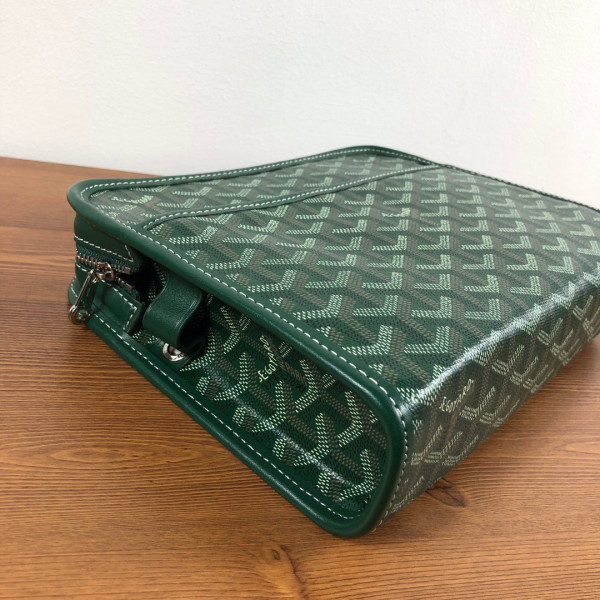 Go*ard toiletry bag