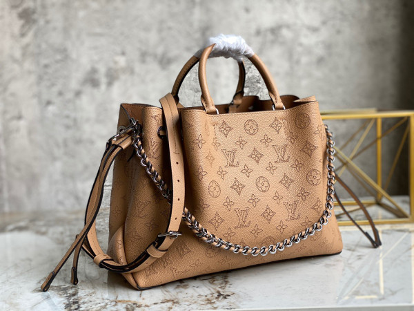 l0*is V*t0n bella tote