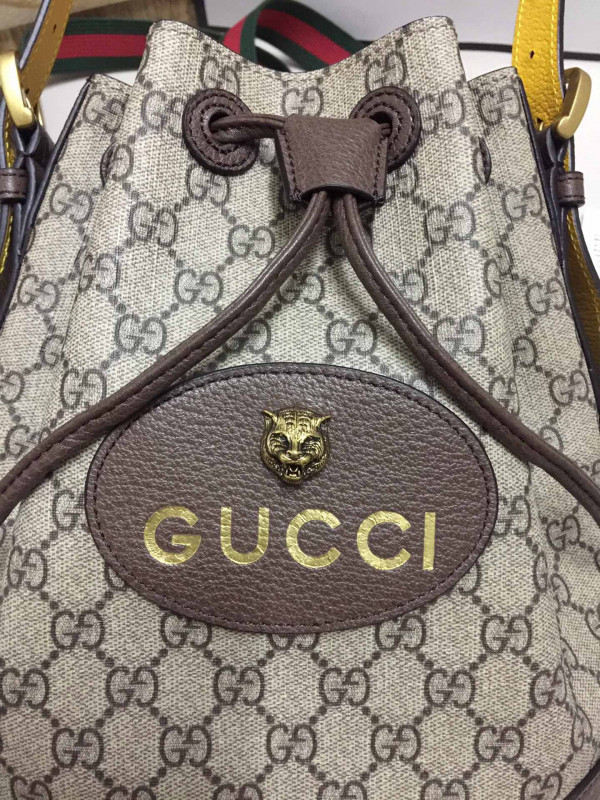 G*u*i bucket bag