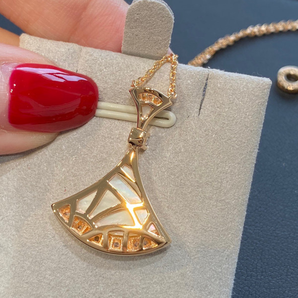B*l*ai divas’ dream necklace