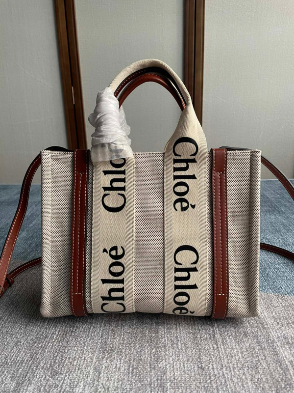 Ch10É small woody tote bag with strap