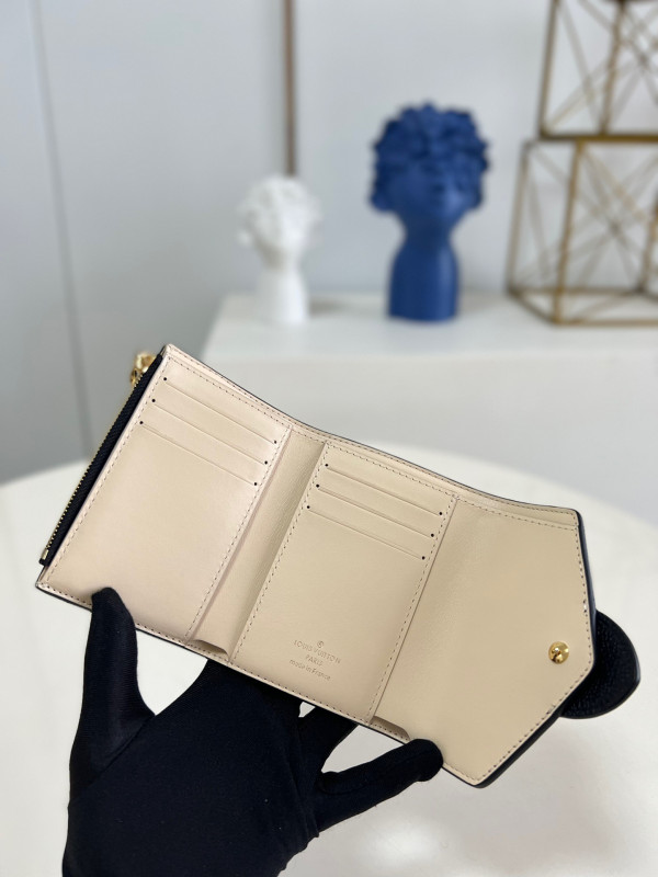 l0*is V*t0n pont 9 compact wallet