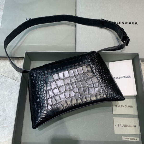 Ba*len*cia*ga downtown medium shoulder bag
