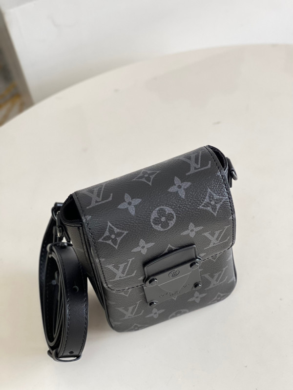 l0*is V*t0n s-lock vertical wearable wallet