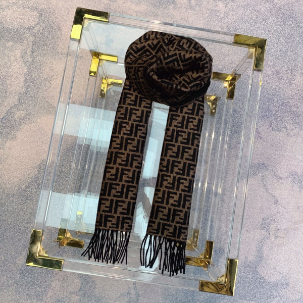 F**di scarf