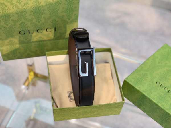 G*u*i reversible belt with square g buckle