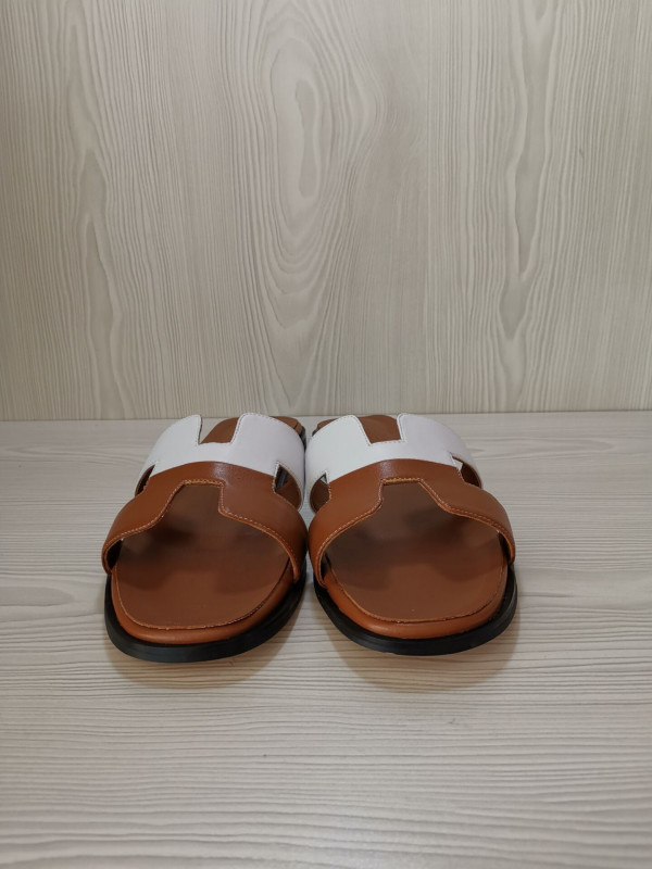 H**mes sandals