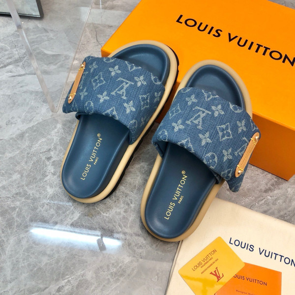l0*is V*t0n pool pillow comfort mule