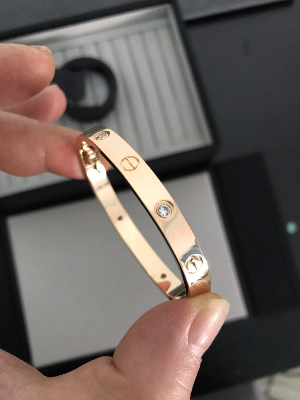 Ca*t*er  bracelet