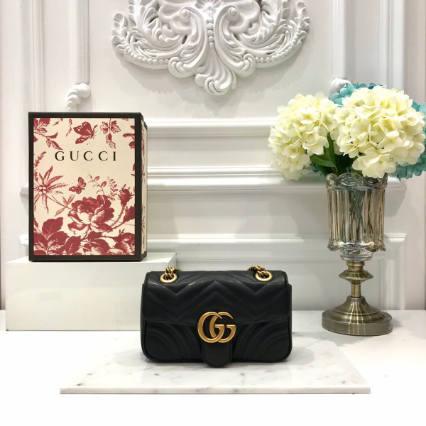 G*u*i gg marmont 22cm