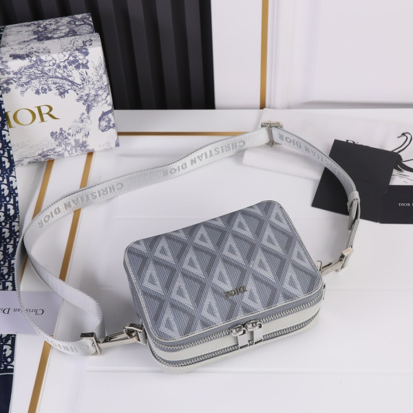 diro cd Di*m*nd messenger bag