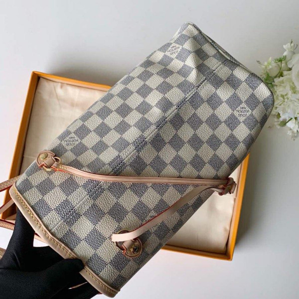 l0*is V*t0n neverfull mm