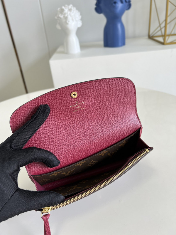 l0*is V*t0n emilie wallet