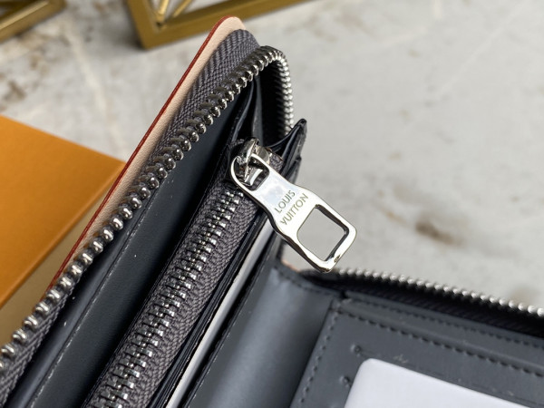 l0*is V*t0n zippy wallet vertical