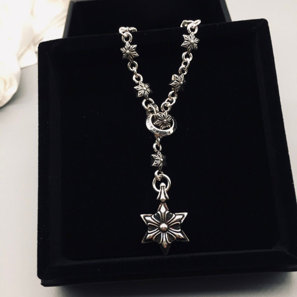 Ch**me He**ts necklace