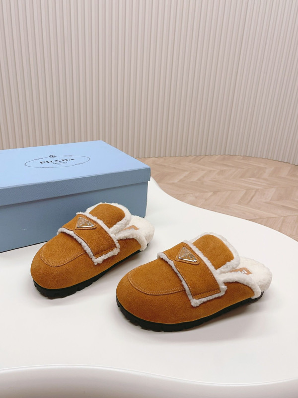Pra*a shearling slippers