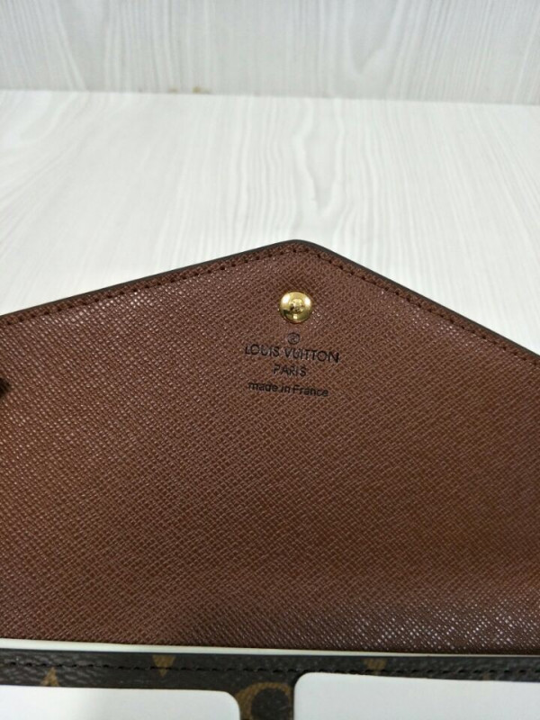 l0*is V*t0n sarah wallet
