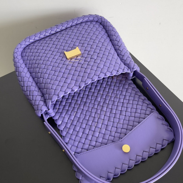 bo*te*ga Ve*ne*ta  small cobble shoulder bag