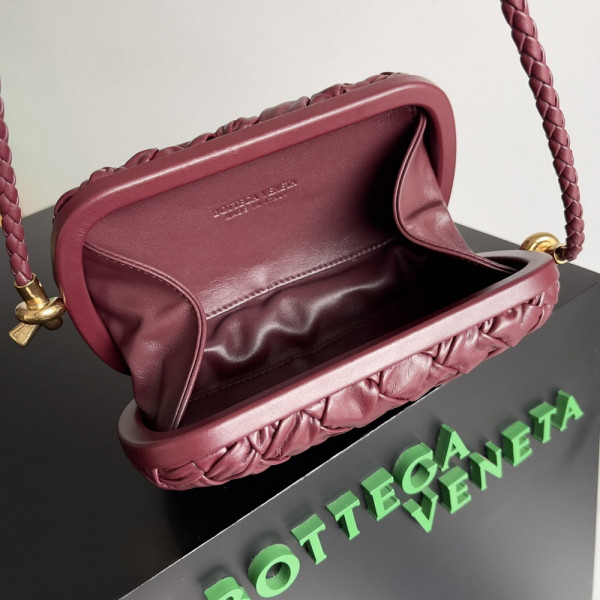 bo*te*ga Ve*ne*ta knot minaudiere on strap