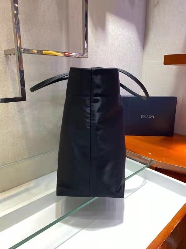Pra*a re-nylon and saffiano leather tote bag