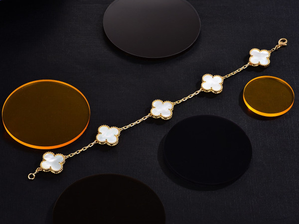 V*N CL*F & arpels  perlée bracelet