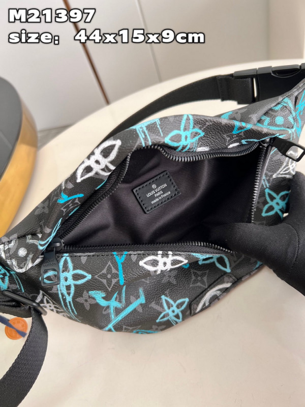l0*is V*t0n discovery bumbag
