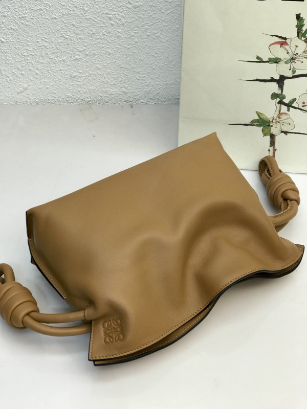 Lowee Mini Flamenco clutch-18-23.9-9cm