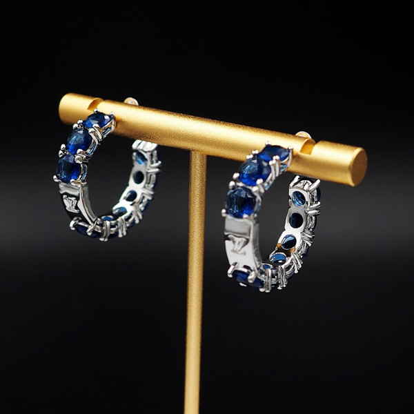 l0*is V*t0n earrings