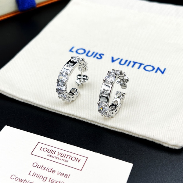 l0*is V*t0n earrings