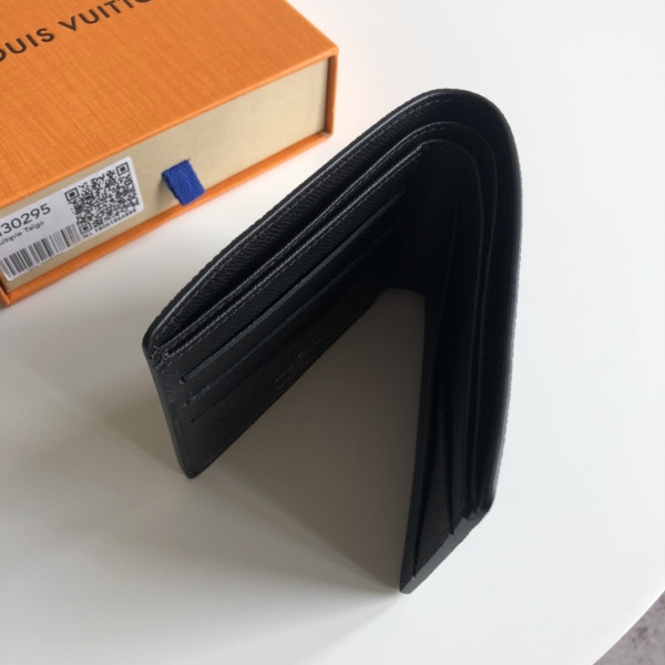l0*is V*t0n multiple wallet