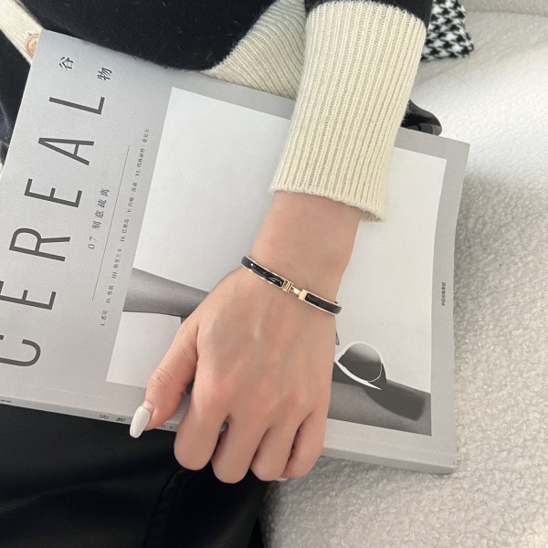 H**mes bracelet
