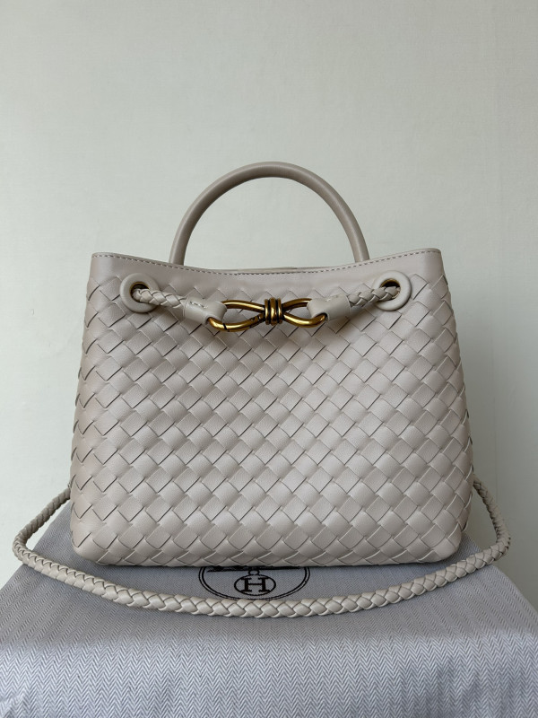 bo*te*ga Ve*ne*ta small andiamo-25*22*10.5cm