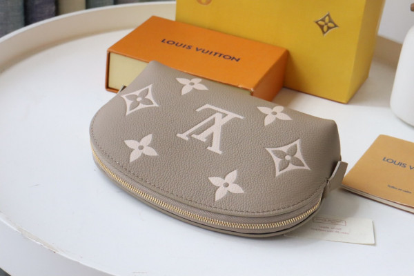 l0*is V*t0n cosmetic pouch pm-19*12*6cm
