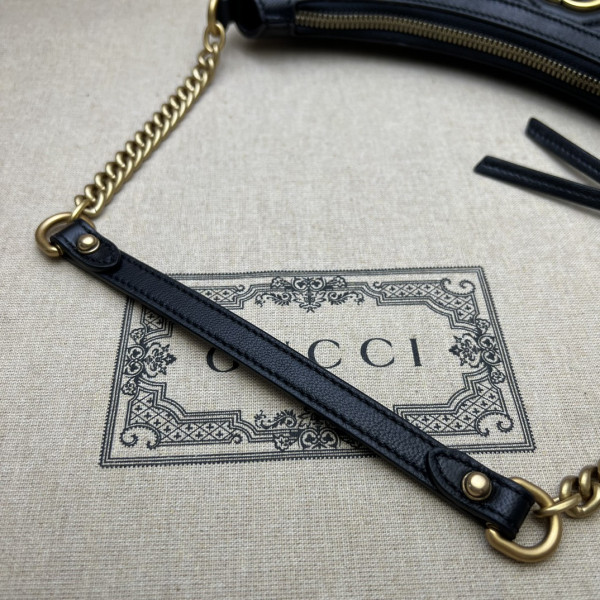 G*u*i gg marmont half-moon-shaped small bag