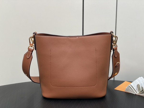 l0*is V*t0n lock and walk - 20 x 20.5 x 12cm