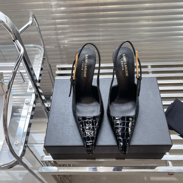 Sa**t Lau*nt heels