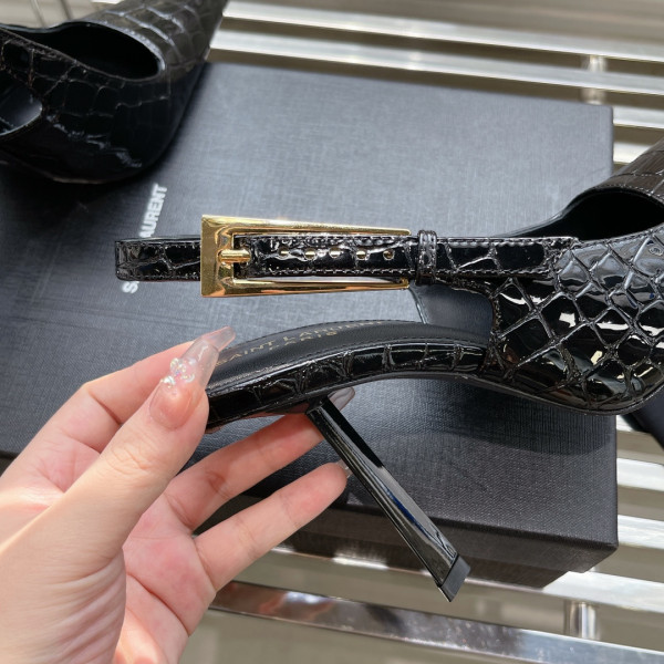 Sa**t Lau*nt heels